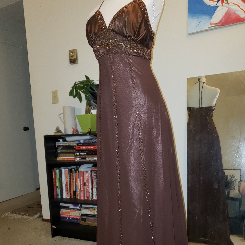 DRESS